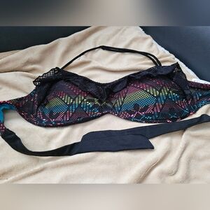 Jessica Simpson Bandeau Bikini Top. Includes a Halter Strap. Size Large.